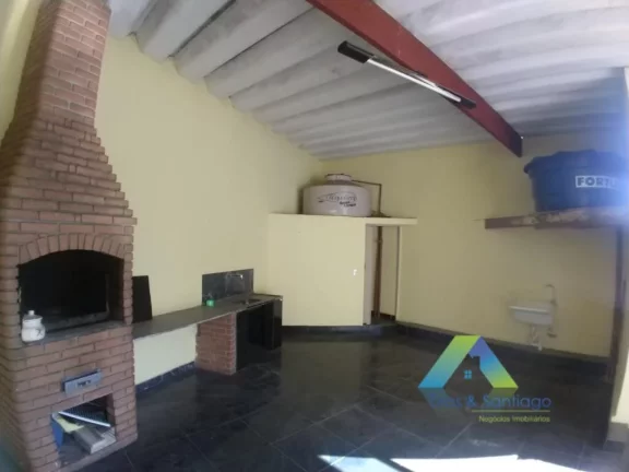 Imagem Lindo sobrado com excelente localização em bairro tranquilo de fácil acesso a comercios e principais avenidas com excelente valor !