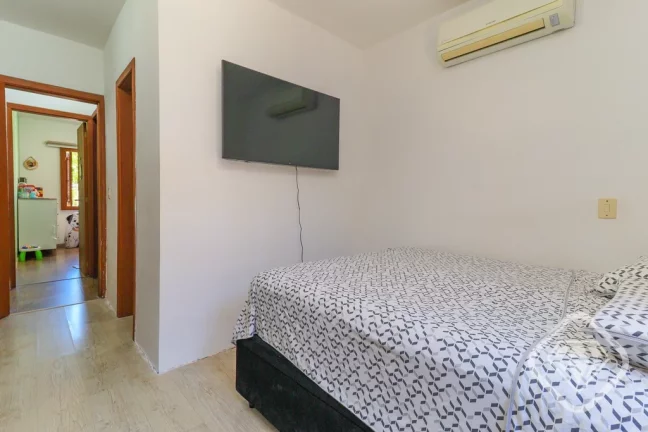 Imagem Casa no Residencial Parque Guadalupe entre a Sociedade Hípica de Porto Alegre e a Sociedade do BRDE...