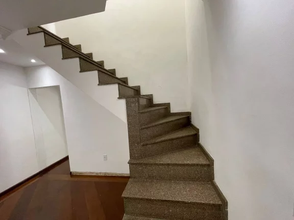 Imagem sobrado Maravilhoso com3 dormitórios 1 Suíte e 2 Vagas de Garagens
