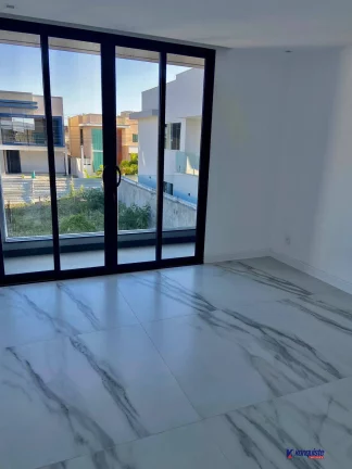 Imagem CASA DE ALTO PADRÃO COM PISCINA E SUÍTES LUXUOSAS: CONFORTO E SOFISTICAÇÃO
