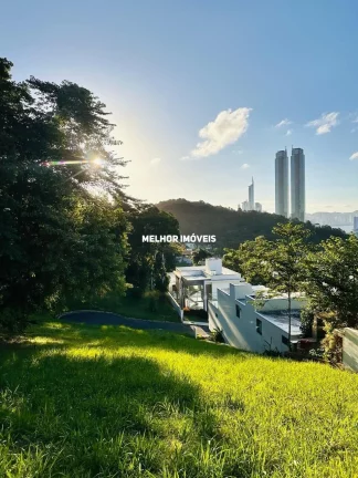 Imagem Terreno á venda com ótima localização em Balneário Camboriú.