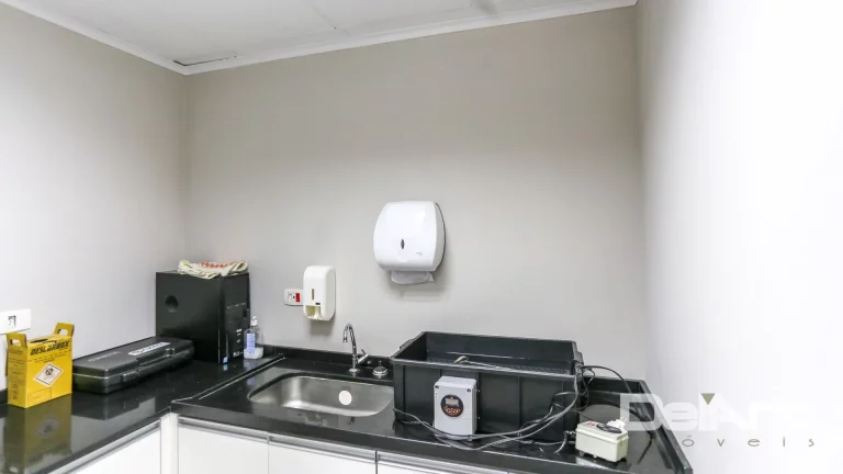 Imagem Sala/Conjunto Comercial LOCADA - 97,42m2 + 02 vagas - Edifício Curitibano Prime Center - R$ 800.000,00 - Água Verde.