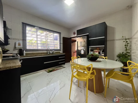 Imagem Casa à Venda no Bairro Caiçaras em Patos de Minas – 3 Quartos, Suíte e Espaço Gourmet