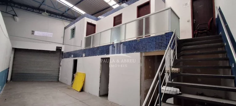 Imagem Aluga-se Galpão Fantástico 245m², Vão Livre, 3 portas, 2 Banheiros, Cozinha, Mezanino 45mts, no Jardim Itapeva, Mauá-SP