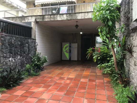 Imagem Linda Sobreposta Alta com terraço em um dos melhores pontos da cidade no Boqueirão, 4 dormitórios sendo 1 suíte!