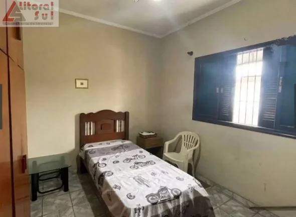 Imagem Imperdível oportunidade! Casa à venda em Praia Grande-SP, bairro Tupi, 3 quartos, 1 sala, 1 banheiro, 105 m² de área.