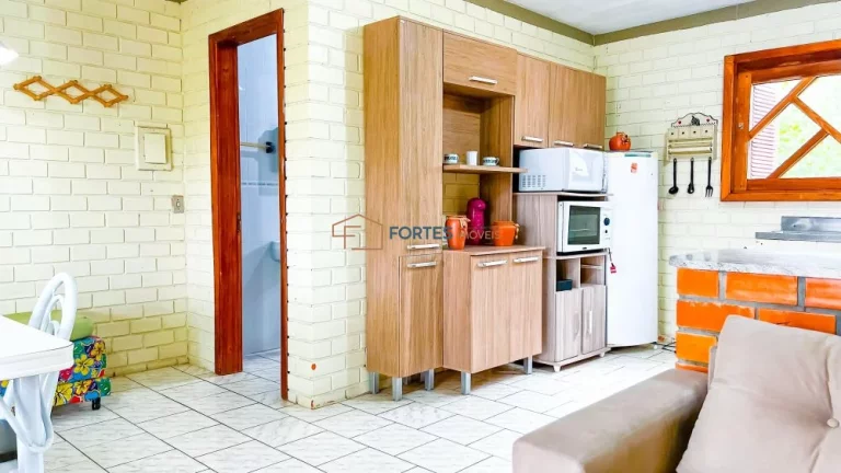 Imagem Fortes Imóveis vende Sobrado em Capão Novo