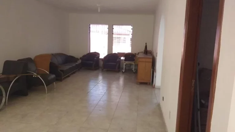 Imagem CASA A VENDA PARA USO OU DEMOLIÇÃO NO BAIRRO CAMPESTRE COM EDÍCULA - SANTO ANDRÉ
