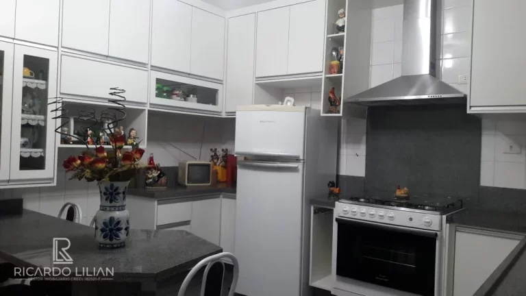 Imagem Maravilhosa casa assobradada com 3 suites e muito espaço para o conforto da sua familia