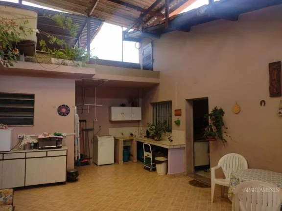 Imagem Casa com 250m2 com 2 vagas , edícula , quintal enorme e lavanderia