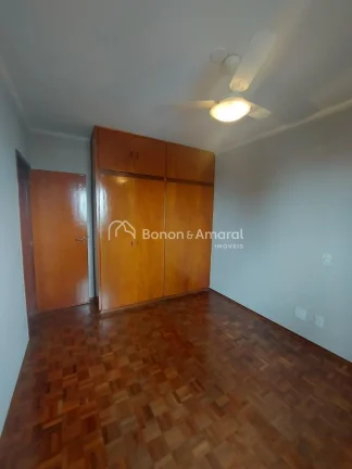 Imagem Apartamento amplo e bem localizado no Balão do Castelo, ao lado da Padaria Nico. Conta com sala par...