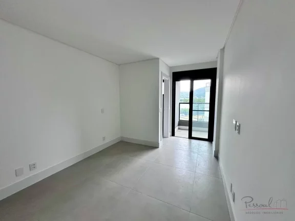 Imagem Apartamento exclusivo à beira-mar, localizado no prestigiado bairro João Paulo, em Florianópolis....
