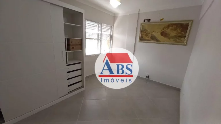 Imagem Amplo apartamento na Aparecida em santos reformado a poucos metros do mar