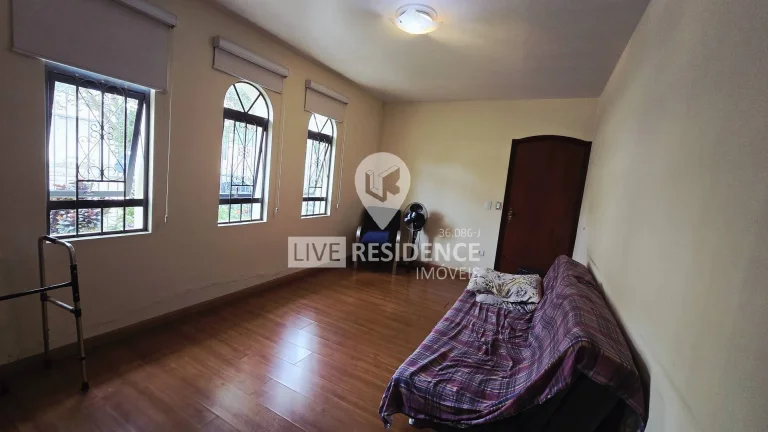 Imagem Casa térrea em zona comercial!