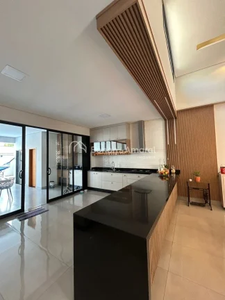 Imagem Excelente casa térrea à venda no Condomínio Royal Garden, em Paulínia. Localizada em um dos cond...