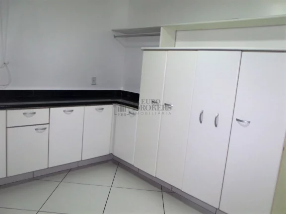 Imagem Apartamento quadra mar com 5 suítes em Balneário Camboriú