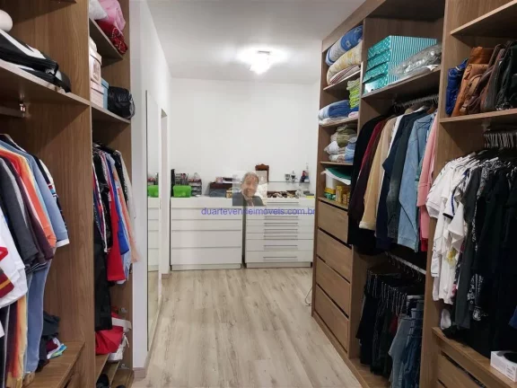 Imagem Aluga-se ou Vende-se Linda Casa 3 Suítes/1 Master no Cond. Vila Verde