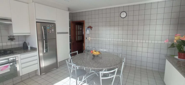 Imagem Casa à Venda com 346 m², 6 Dormitórios, 3 Suítes, Córrego Grande, Florianópolis/SC