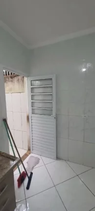 Imagem Sobrado com 2 dormitórios à venda, 71 m² por R$ 246.000,00 - Vila Figueira - Suzano/SP