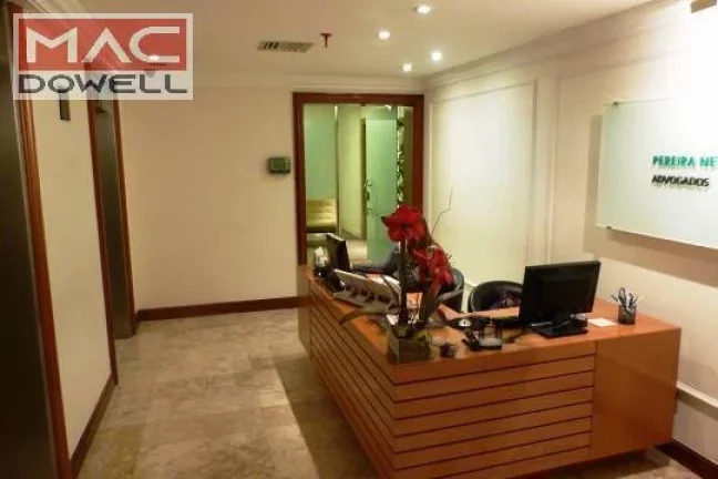 Imagem Conjunto Triplex de escritórios com 574 m² para locação - Centro/RJ