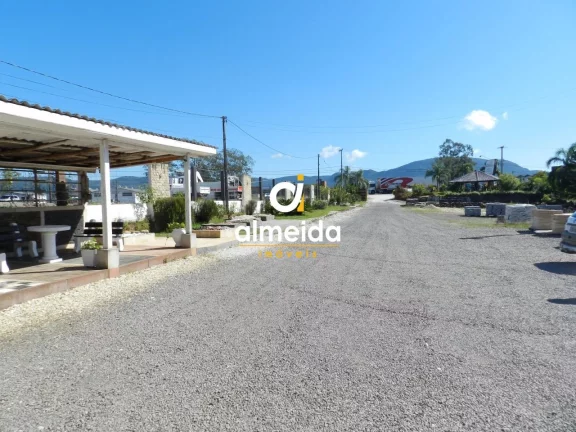 Imagem Empresa a venda com terreno de 30 x 106 de frente para Faixa Velha