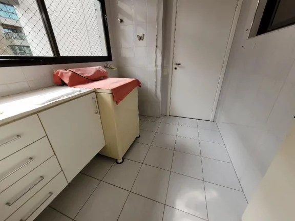 Imagem APARTAMENTO AMPLO COM 3 SUÍTES E PEQUENA VISTA PARA O MAR