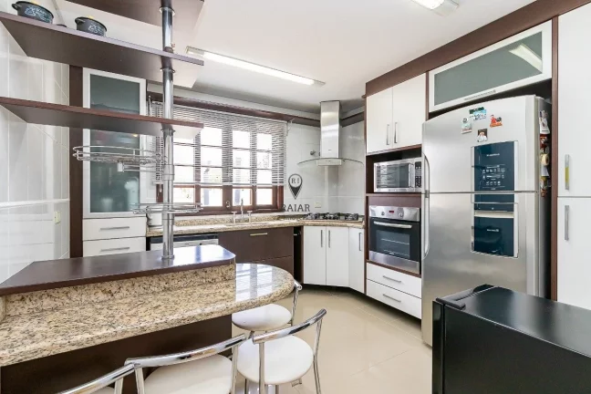 Imagem Casa de Alto Padrão "Mobiliada"
Com quatro quartos, duas suítes com hidro, espaço gour... Imagem Casa de Alto Padrão "Mobiliada"
Com quatro quartos, duas suítes com hidro, espaço gour...