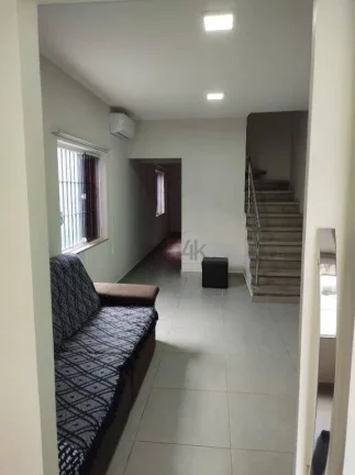 Imagem Sobrado Reformado com 210m² no Campo Belo.