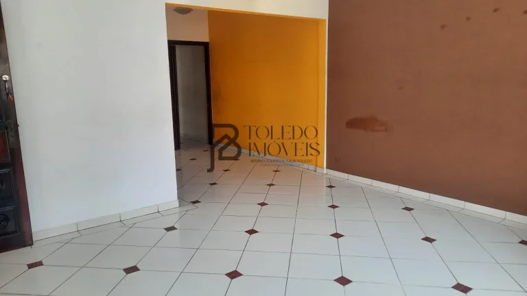 Imagem Casa com 2 Dormitórios sendo 1 suíte no bairro Canto do Forte - Praia Grande
