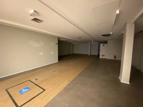 Imagem Salão para alugar, 620 m² por R$ 37.665,00/mês - Centro - Poá/SP