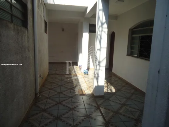 Imagem Casa para Venda em Limeira, JARDIM DO LAGO, 3 dormitórios, 3 suítes, 2 banheiros, 6 vagas
