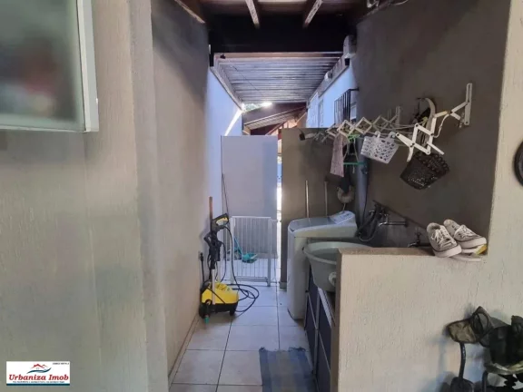 Imagem Casa Térrea à Venda no Centro de Campo Grande/MS contendo 1 Suíte + 2 Dormitórios + Sala Ampla e 3 Vagas em 204,16 m2 de Área Útil + 500 m2 de Terreno