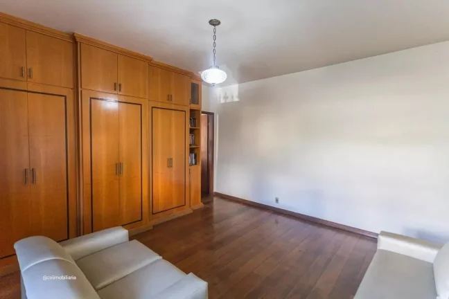 Imagem Casa ampla em lote de 360m², localizada no bairro Santa Inês, ideal para quem busca espaço, confo...