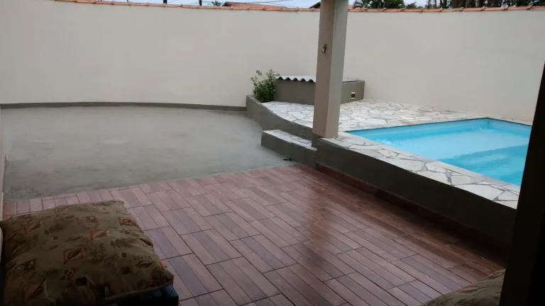 Imagem Casa para Venda em Itanhaém, Parque Augustus, 4 dormitórios, 2 suítes, 2 banheiros, 6 vagas