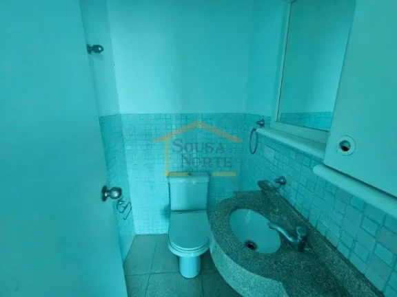 Imagem Sala comercial com 82m², composta pela junção de duas salas.
2 banheiros, ar condicionado, 2 vaga...