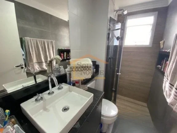 Imagem Apartamento com 82 m² de área útil, 3 dormitórios sendo 1 suíte, piso de madeira nos dormitóri...