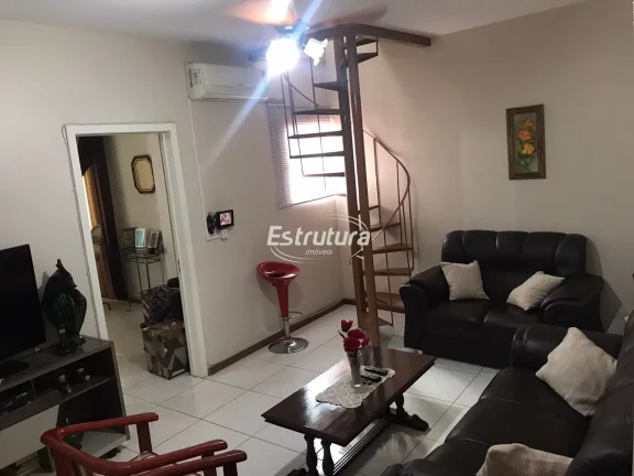 Imagem Sobrado com localização central e pátio amplo