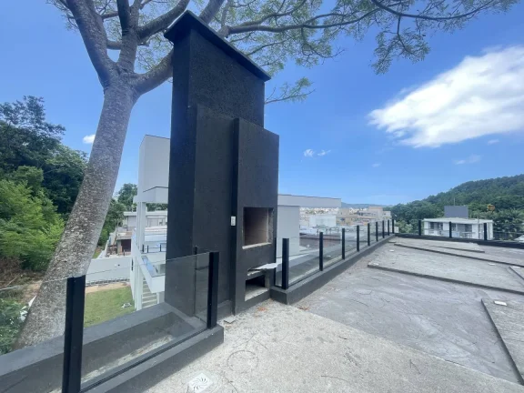 Imagem Casa à Venda em Canasvieiras Condomínio Fechado 3 Suítes