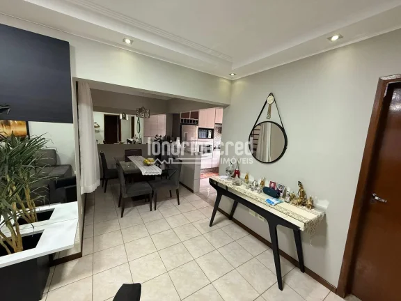 Imagem Casa à Venda na Zona Sul de Londrina com 3 Quartos, Suíte, Energia Solar, Área Gourmet, Móveis Planejados e Sistema de Segurança.