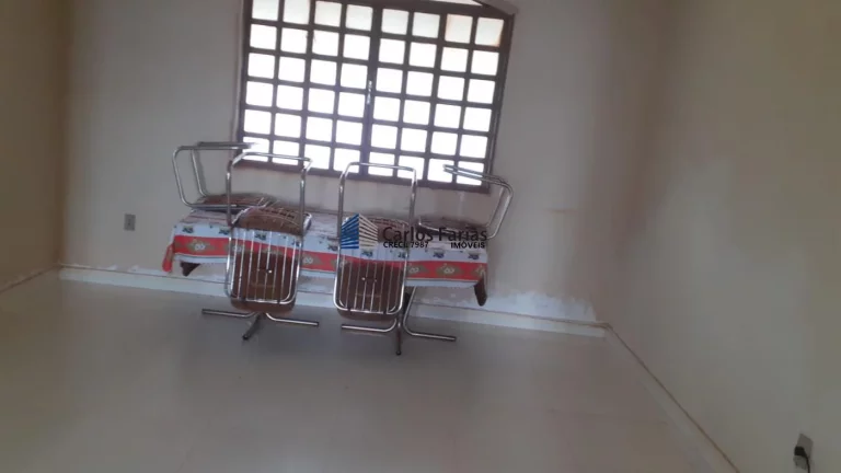 Imagem Chácara para Venda em Cidade Ocidental, Quintas Itapuã, 5 dormitórios, 1 suíte, 4 banheiros, 2 vagas