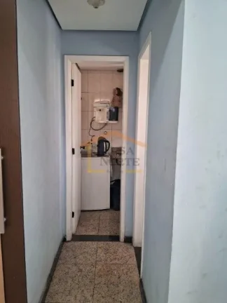 Imagem Sala Comercial, próximo ao metrô, 35m², copa/cozinha, armário embutido, 1 banheiro; 1 vaga de ga...