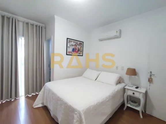 Imagem Buscando um imóvel pronto para Morar! Esse Sobrado Geminado esta localizado no bairro no Costa e Si...