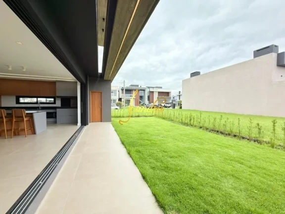 Imagem Sobrado com 04 suítes, 220m² mobiliado e decorado