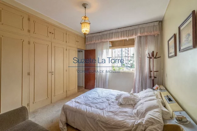 Imagem Apartamento charmoso com pé direito alto, ambientes amplos e muito iluminado. Ótima localização ...