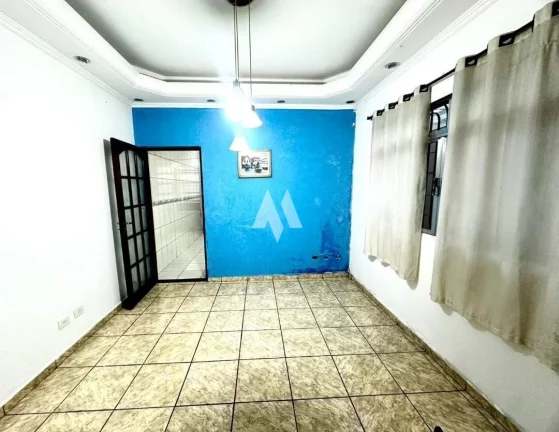 Imagem Casa Isolada à Venda com 3 Dormitórios e Piscina no Bairro Bom Retiro em Santos/SP