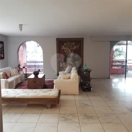 Imagem Casa à venda com 6 quartos, sendo 4 suítes, em Vila Sônia, São Paulo - SP