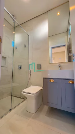Imagem SOBRADO NÉOCLASSICO NOVO DE ALTO PADRÃO DISPONIVEL PARA VENDA E LOCAÇÃO EM CONDOMINIO FECHADO DE FRANCA/SP