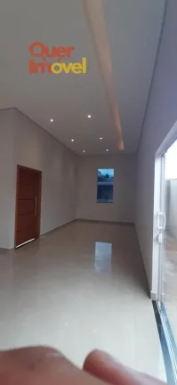 Imagem Casa em Condomínio à Venda: 3 Quartos, 1 Suíte, 2 Salas, 3 Banheiros e 2 Vagas, 150m² - Cravinhos-SP, Centro.