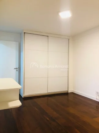 Imagem Apartamento duplex de 190 m² de área útil, um por andar, totalmente reformado, à venda no charmo...