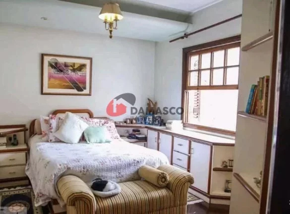 Imagem Sobrado à venda 3 Quartos, 3 Suites, 4 Vagas, 245M², Cerâmica, São Caetano do Sul - SP